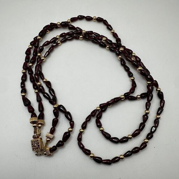 23"-25"  Double Stranded all Garnet and yellow gold filled beaded necklace! - Picture 6 of 15